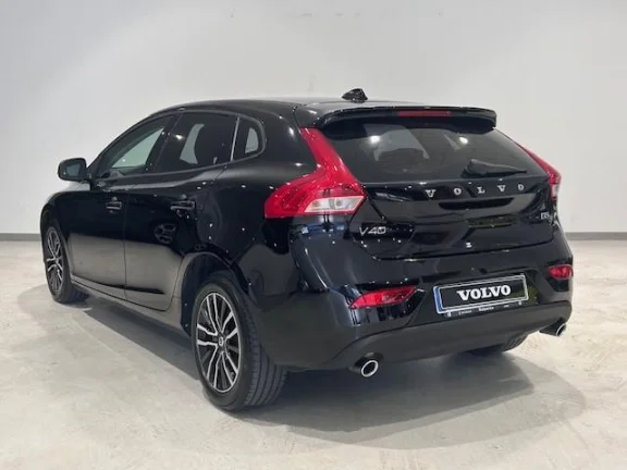 VOLVO V40 2.0 D3 MOMENTUM