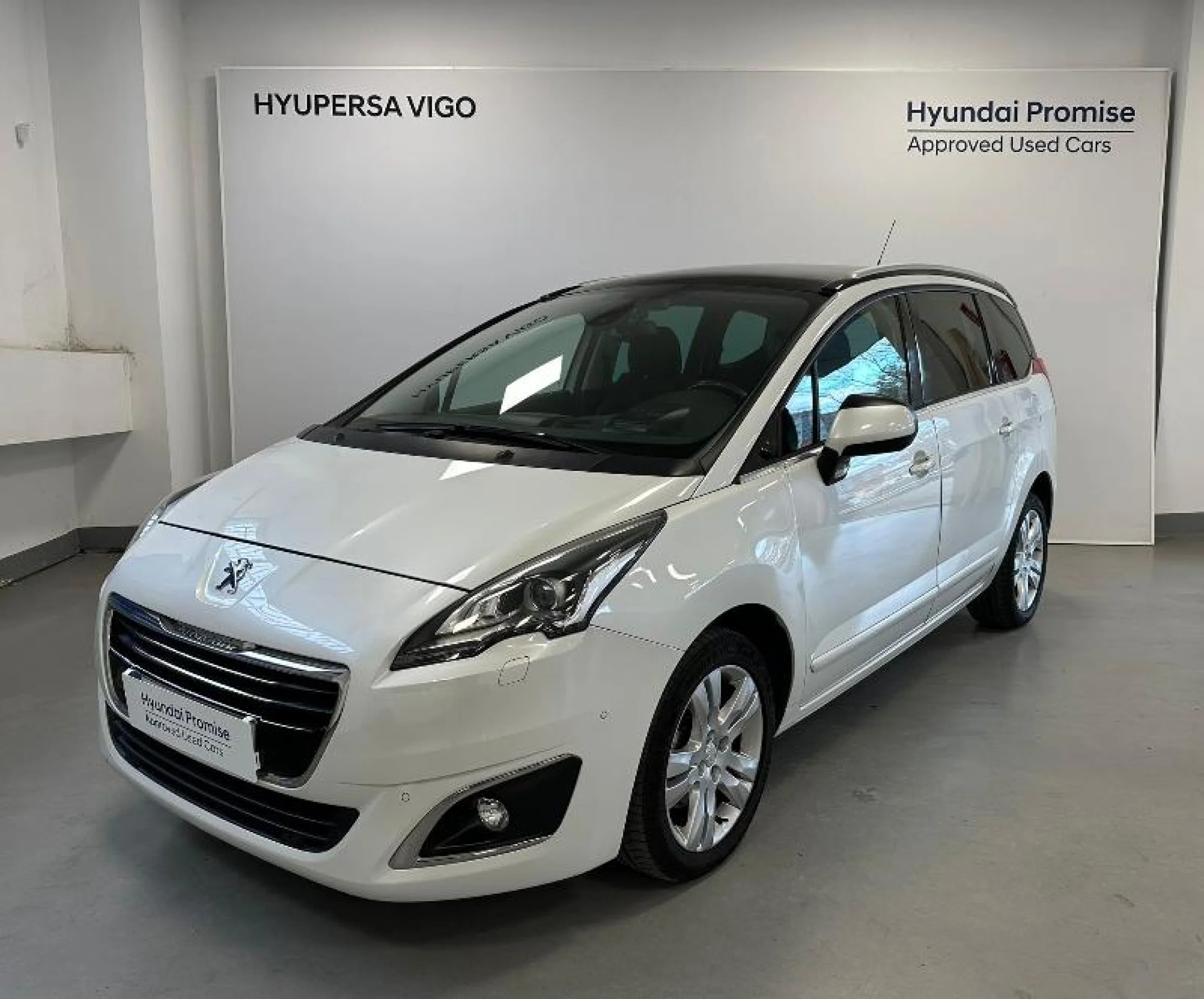 PEUGEOT 5008 ALLURE 1.6 BLUEHDI 120 FAP - Foto 1